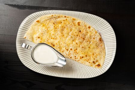 Кутаб с сыром и зеленью