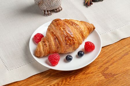 Круассан на новозеландском сливочном масле