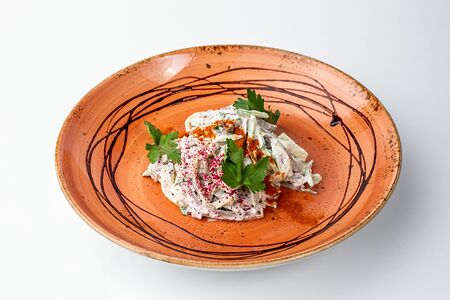 Пряный мясной салат