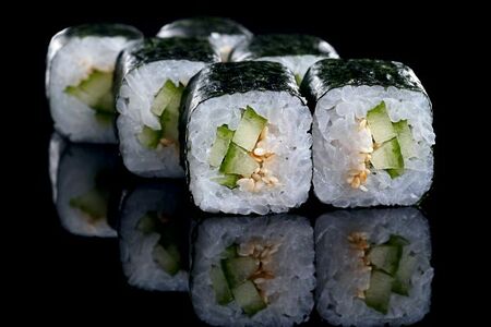 Ролл с огурцом