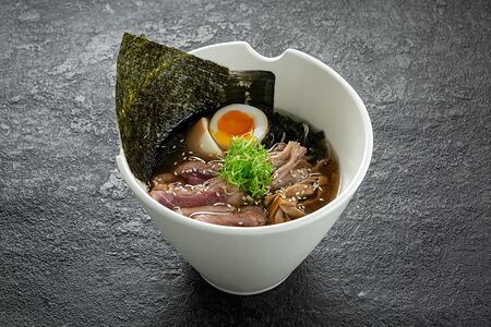 Рамен с уткой и яйцом адзитама