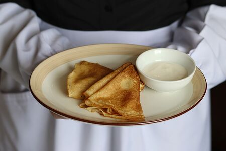 Блины со сметаной