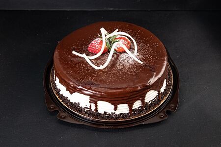 Торт Шоколадно-клубничный
