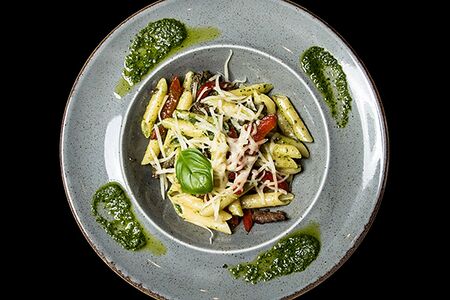 Пенне говядина и песто