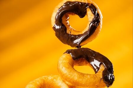 Бокс на 8 пончиков с шоколадной пастой