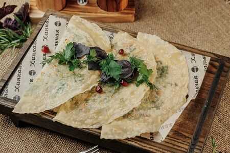 Кутабы с зеленью и сыром