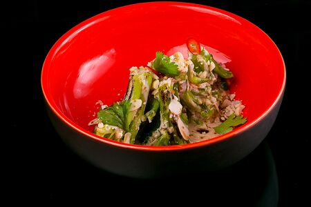 Брокколи отварной с лепестками миндаля