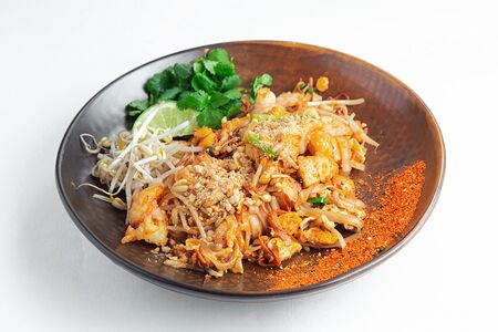 Пад Тай с курицей