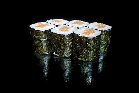 Мини роллы с лососем