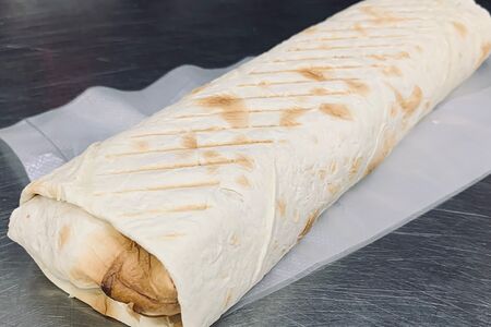 Шаурма в обычном лаваше