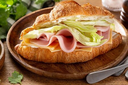 Круассан с ветчиной и сыром