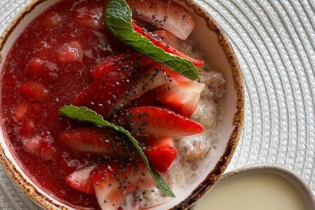 Каша 5 злаков с клубникой