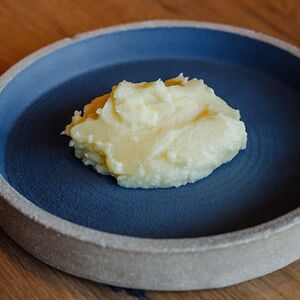 Картофельное пюре с зелёным маслом