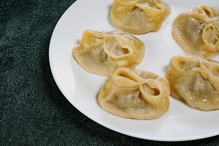 Манты из свинины и говядины