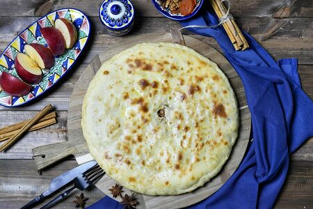Осетинский пирог с яблоком и корицей Фэдкуджын