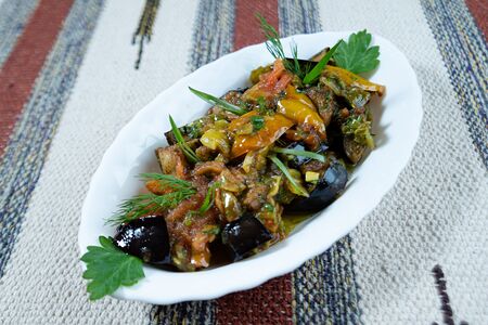 Жареные баклажаны с овощами