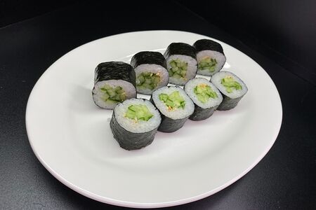 Мини-ролл с огурцом