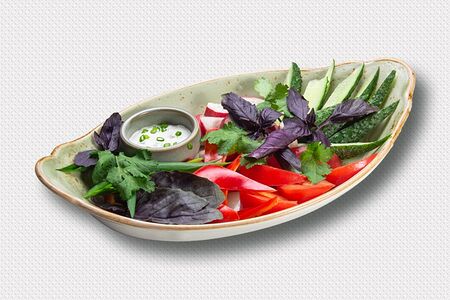 Ассорти из свежих овощей