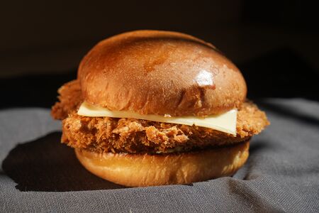 Бургер куриный острый