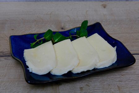 Сыр сулугуни молочный