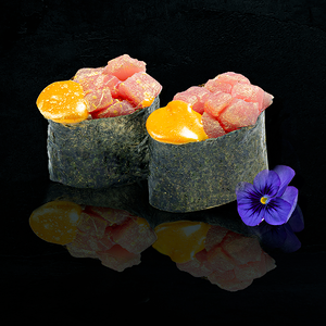 Гункан с тунцом