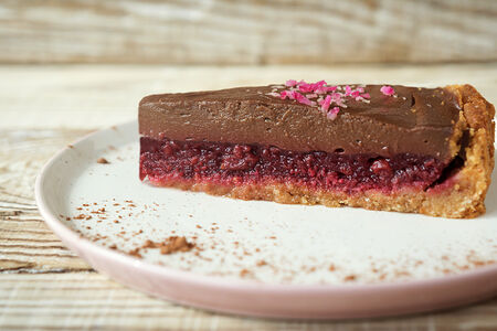 Пай шоколадный с вишней