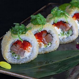 Ролл горячий с тунцом и лососем