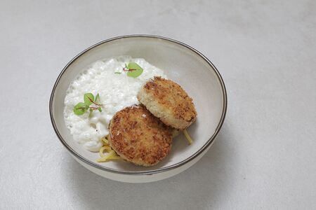 Котлеты из цыпленка со спагетти и кремом пармезан