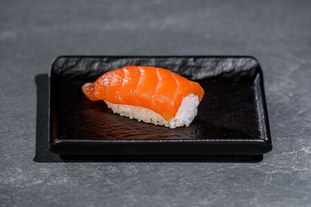 Суши Лосось