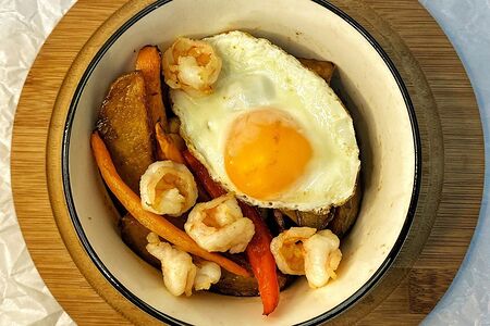 Вок картофель с креветками