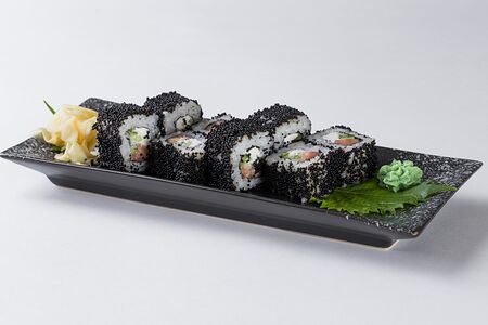 Ролл с лососем и сыром