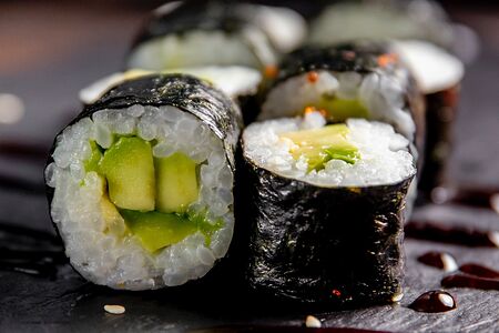 Нори маки с авокадо