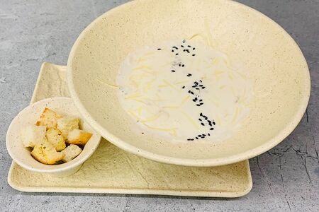 Сырный суп с копчёностями