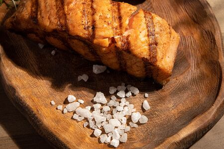 Стейк из сёмги на гриле