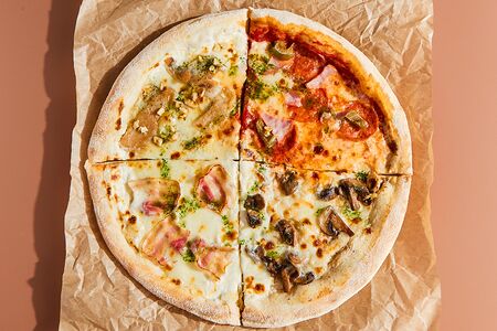 Пицца с курицей и грибами