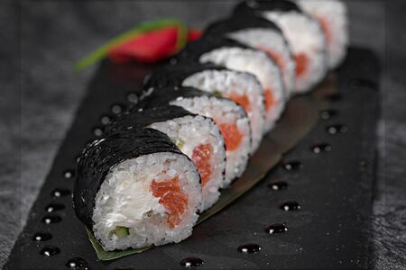 Сливочный ролл с лососем