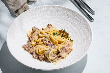 Паста Карбонара с цыпленком и беконом