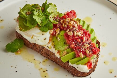 Авокадо-тост