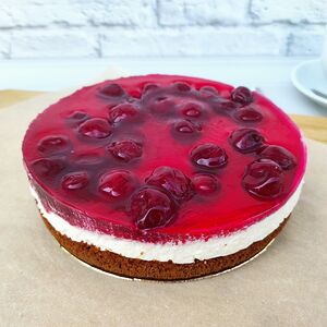 Торт Ягодное настроение с вишней и брусникой