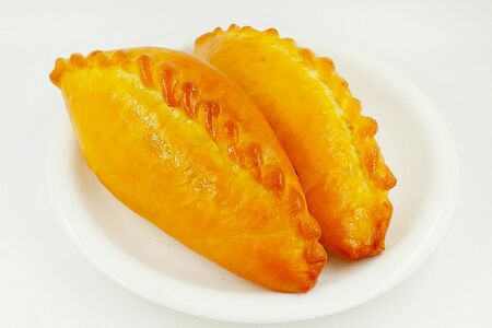 Пирожок с капустой и грибами