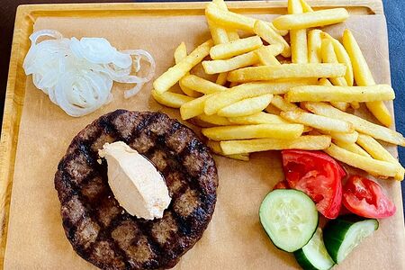 Сербская плескавица