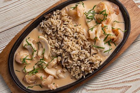 Фрикасе с креветками и кальмаром