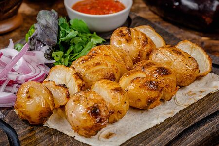 Молодой картофель с курдюком на углях