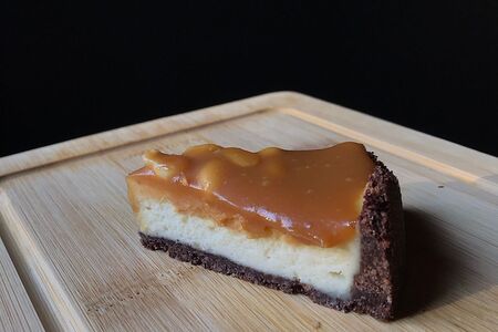 Чизкейк Сникерс