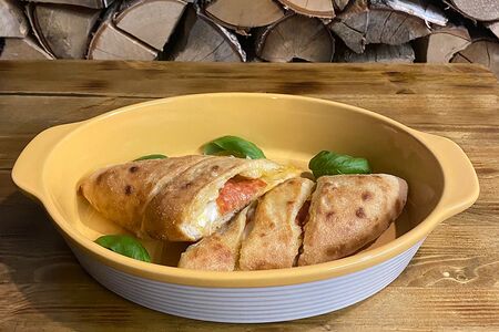 Булка из печи с пепперони