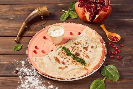 Кутабы с сыром и шпинатом