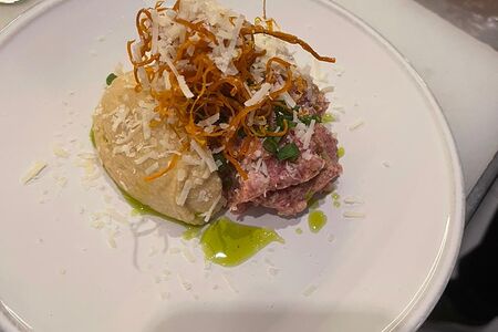 Тартар из говядины с лисичками