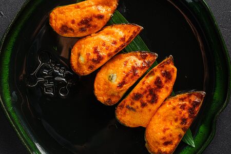 Мидии киви запеченные под сырным соусом 5шт