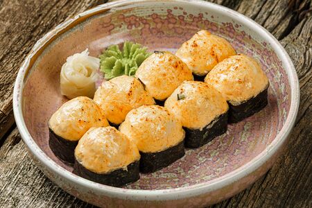 Запеченный с креветкой