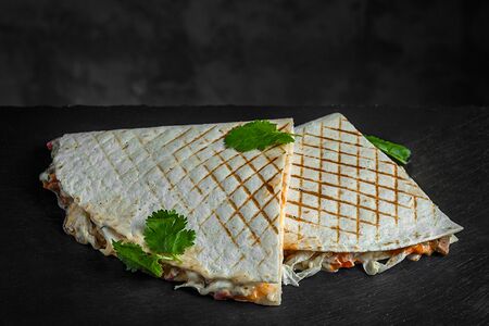 Кесадилья с курицей